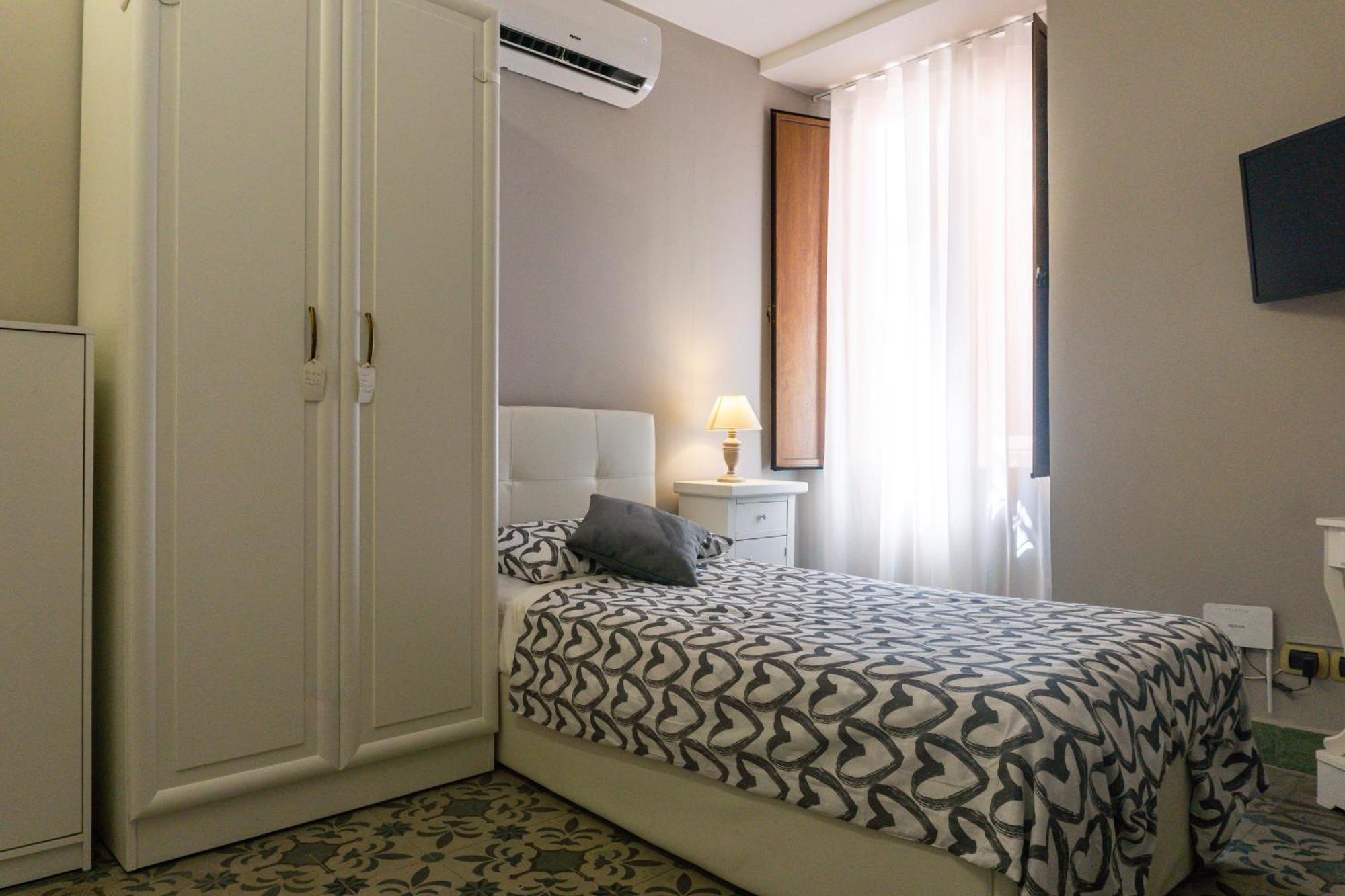 Mi Tu Apartments Катанія Екстер'єр фото